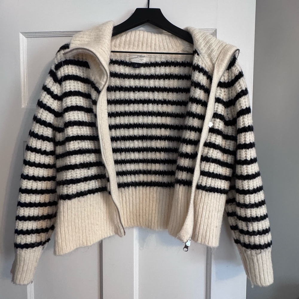 Universal Thread Cream & Black Striped Zip-Up Cardigan